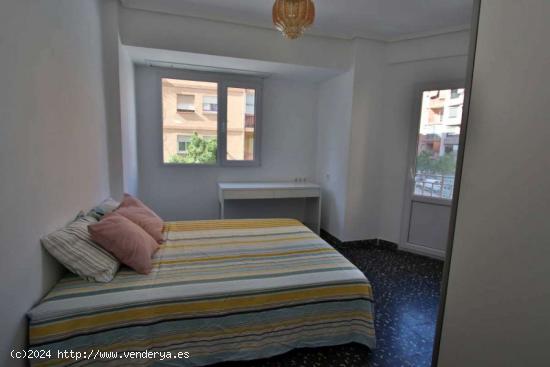  Piso de 3 dormitorios en Benimaclet - VALENCIA 