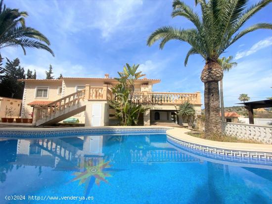  Bonita casa independiente con piscina privada y gran parcela en La Nucia - ALICANTE 