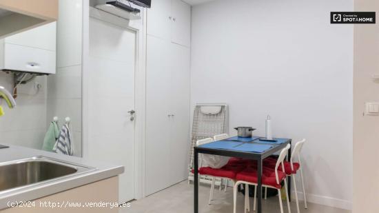  Habitaciones en apartamento de 3 dormitorios en Chamberí - MADRID 