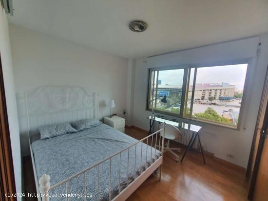  Alquiler de habitaciones en piso de 6 habitaciones en La Maternitat I Sant Ramon - BARCELONA 