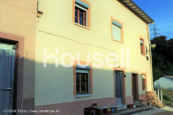  Casa en venta de 215 m² Calle La Flor, 34820 Barruelo de Santullán (Palencia) 