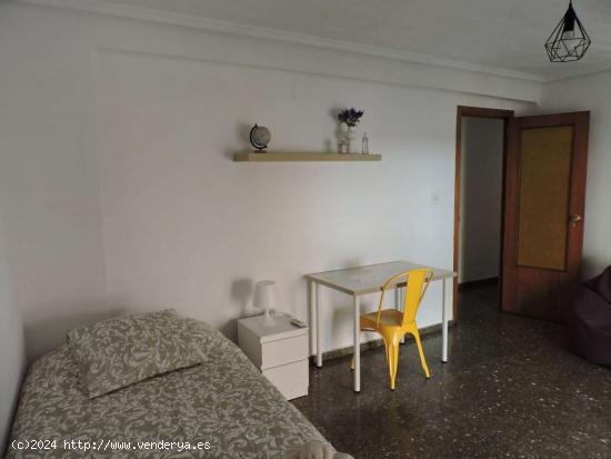  Habitación en piso compartido en Xirivella - VALENCIA 