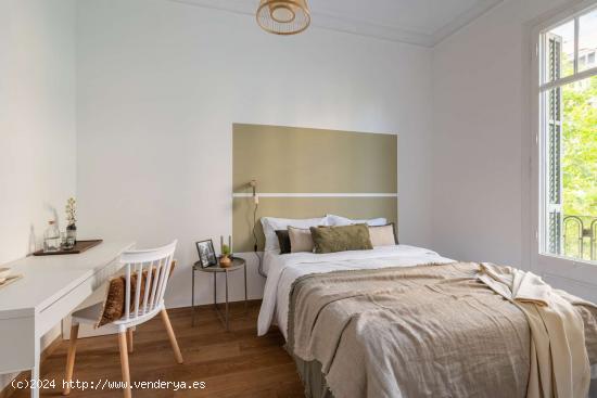  Alquiler de habitaciones en piso de 6 habitaciones en Rosas, Barcelona - BARCELONA 