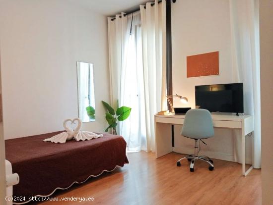  Se alquilan habitaciones en apartamento de 1 dormitorio en Barrio De Las Letras - MADRID 