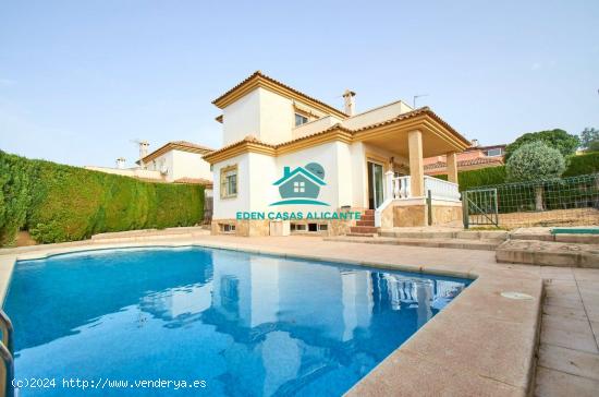  Casa Unifamiliar en Cotoveta con 3 Dormitorios 2 baños, jardín y piscina - ALICANTE 