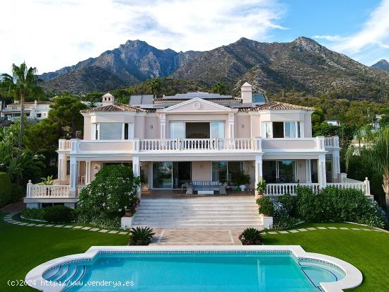  Villa de lujo de 6 dormitorios y 8 baños con vistas al mar. Cascada de Camoján, Marbella Norte - M 