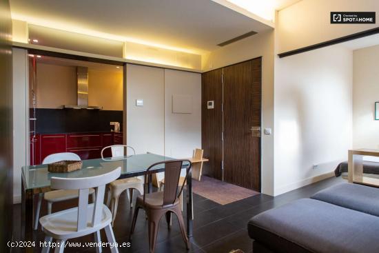  Acogedor apartamento de 2 dormitorios con aire acondicionado en alquiler en el centro de El Born - B 