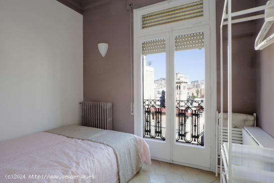  Bonita habitación en piso compartido con wi-fi, Sarrià-Sant Gervasi - BARCELONA 