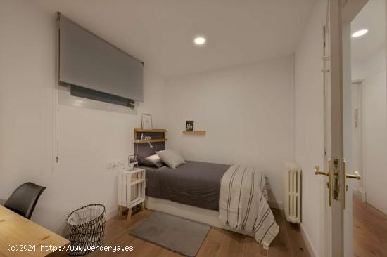  Alquiler de habitaciones en piso de 8 habitaciones en Sant Gervasi - Galvany - BARCELONA 