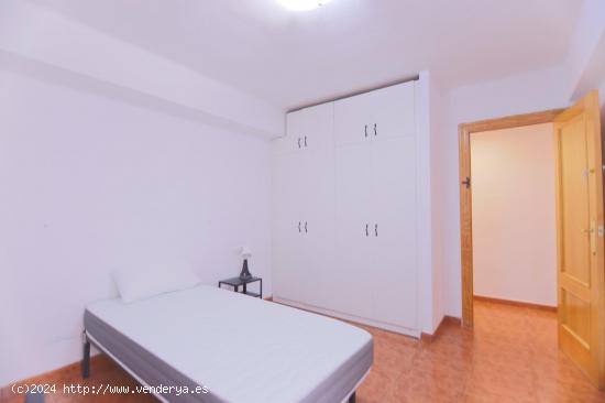  Alquiler de habitación individual en zona Av. Alfonso XIII de Elda. - ALICANTE 