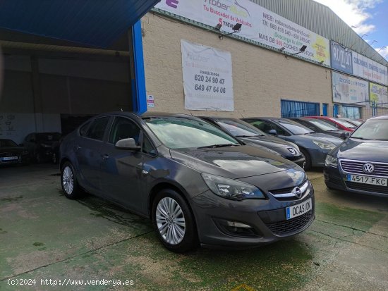  Opel Astra 1.6 cdti - Mejorada del campo 