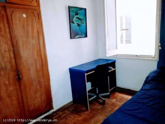  Se alquila habitación en piso de 4 habitaciones en Gaztambide - MADRID 
