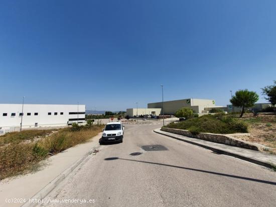  Solar industrial Chaflan a la venta en Atzeneta de Albaida. - VALENCIA 