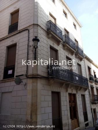  Grandiosa casa a la venta en plaza Ayuntamiento (BOCAIRENT) - VALENCIA 