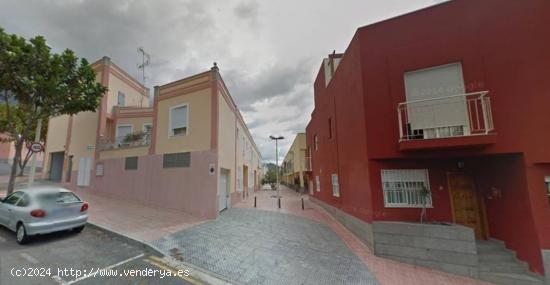  Adosado de 160  m2 con 2 plazas de garaje en Fañabe - SANTA CRUZ DE TENERIFE 