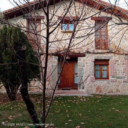  Casa-Chalet en Alquiler en Navaluenga Ávila 