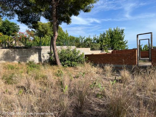  Terreno rústico con edificación a medias en venta en Vilanova i la Geltrú - BARCELONA 