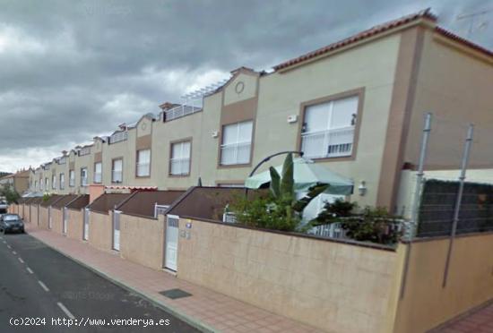  Adosado de 180 m2 con 2 terrazas y 2 plazas de garaje - SANTA CRUZ DE TENERIFE 