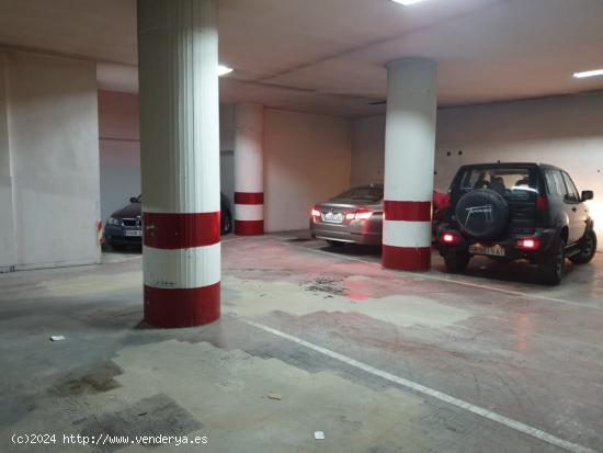  Almacen destinado a Parking  para 7 plazas Junto recogidas - GRANADA 