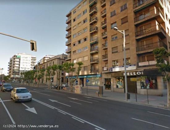  Urbis te ofrece local comercial de 230 m2 en zona San Juan, Salamanca. - SALAMANCA 