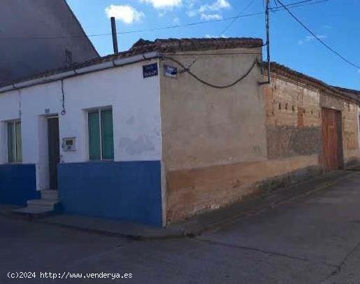  Urbis te ofrece una estupenda casa adosada en venta en Cantalpino, Salamanca. - SALAMANCA 