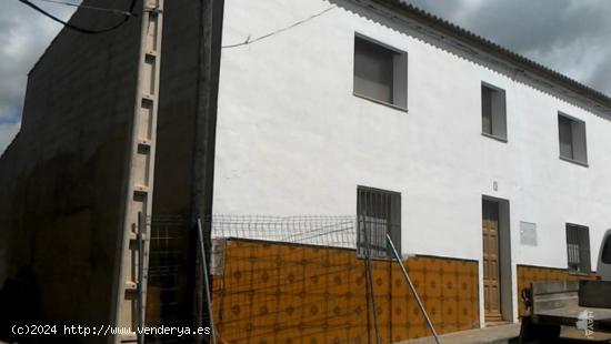  Chalet adosado en venta en Calle Eugenio Hermoso, 06950, Villagarcía De La Torre (Badajoz) - BADAJO 