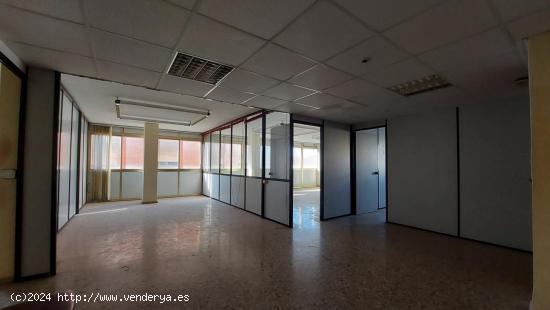  Enorme oficina esquinera en el centro del Puerto - VALENCIA 