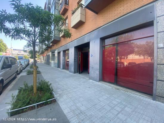  Local comercial en venta en Avda. Pablo Picasso 48 - Cornellá de Llobregat - BARCELONA 