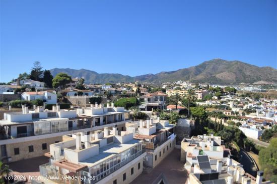  Amplio y moderno adosado en urbanización Torreblanca - MALAGA 