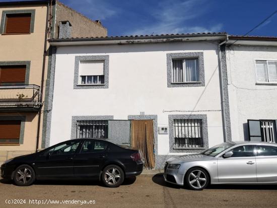  Urbis te ofrece una casa en venta en Pereña de la Ribera, Salamanca. - SALAMANCA 