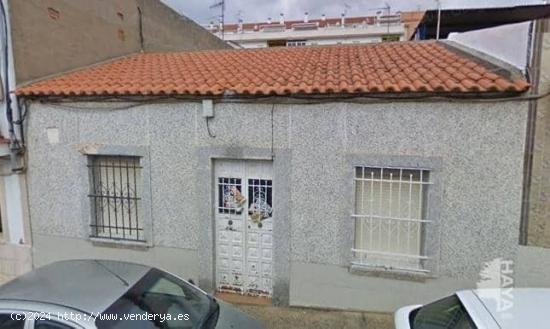  Chalet independiente en venta en Calle Granada, Pb, 06009, Badajoz - BADAJOZ 