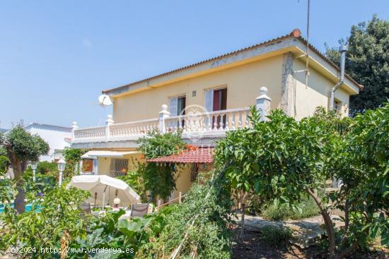  Casa en venta con piscina en Arenys de Mar - BARCELONA 