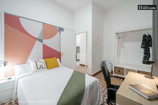  Alquiler de habitaciones en piso de 7 habitaciones en Valencia - VALENCIA 