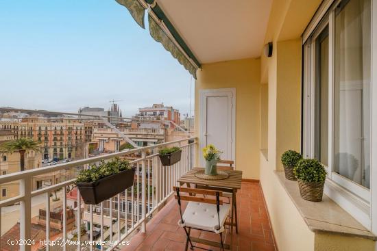  ¿Busca un hogar tranquilo y luminoso en el centro de Barcelona? ¡Este piso es perfecto para usted! 
