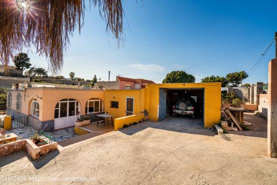  Casa independiente en Bahía Alta, La Juaida. Superf. solar: 1.485 m2, Superficie construida: 190 m2 