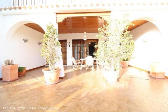  Classic Villa five bedrooms - plot 750 m2 - ALICANTE 