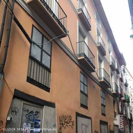  Se vende edificio en construcción con obras paralizadas. en Calle Jusepe Martinez, 3 de Zaragoza -  