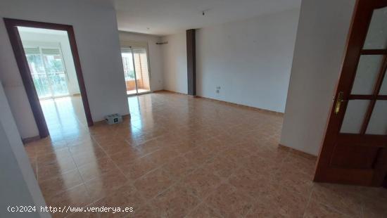  Amplio piso de 3 habitaciones en El Ejido - ALMERIA 