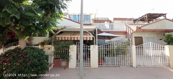  Se vende casa en Los Alcázares de 4 habitaciones - MURCIA 