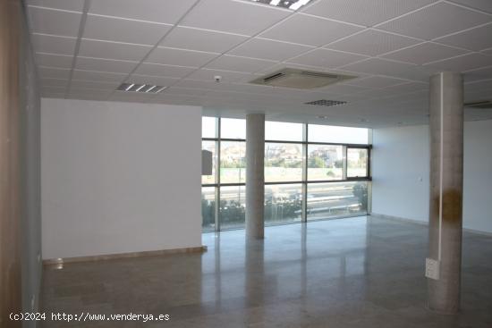  Oficina en edificio Domo Center (Bormujos) - SEVILLA 