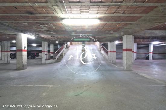  Parking con 110 plazas en el centro de Roquetes - BARCELONA 