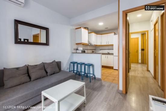  Apartamento de 3 dormitorios en alquiler en Poble-sec - BARCELONA 