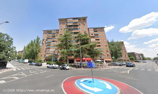  RESIDENCIAL VEREDILLAS. Piso de 4 habitaciones,2 baños con terraza y piscina. - MADRID 