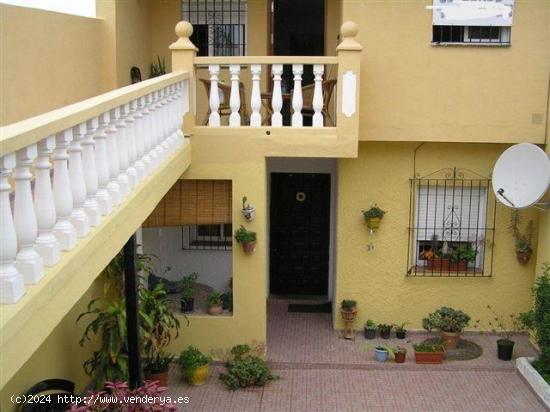  Casa con dos apartamentos independientes, en Nueva Andalucía. - MALAGA 