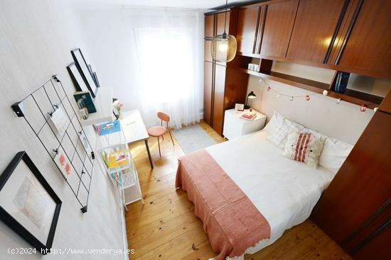  Se alquila habitación en piso de 3 dormitorios en Bilbao - VIZCAYA 