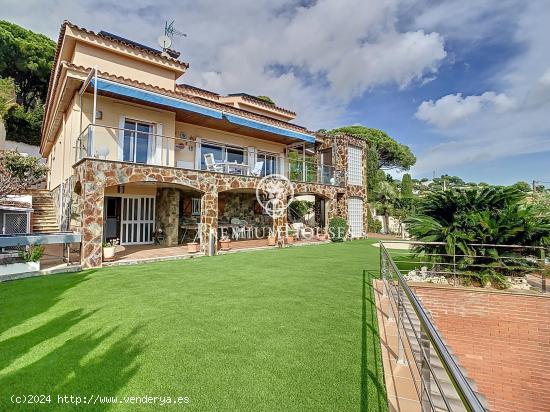  Casa en venta con excelentes vistas al mar en Premià de Dalt - BARCELONA 