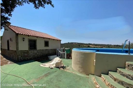  LA GRANJUELA - Parcela de terreno de 3230 m2 con casa de 130 m2 con buhardilla y piscina - CORDOBA 