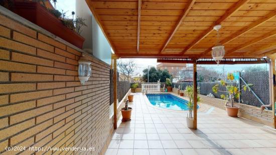  Duplex de planta baja para entrar a vivir con piscina privada - BARCELONA 