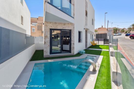  Villa moderna con piscina privada en Cabo Cervera, Torrevieja - ALICANTE 