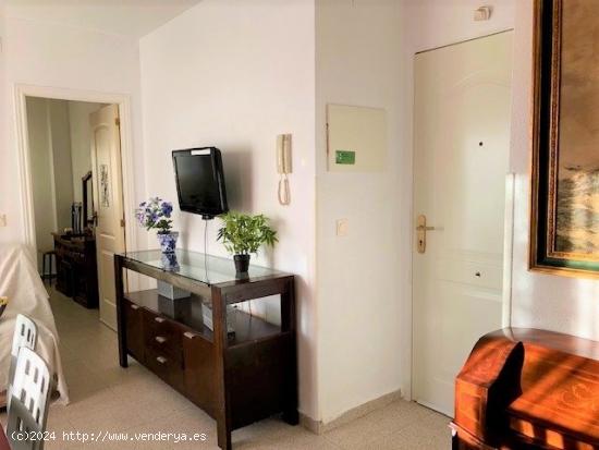  venta de apartamento de 2 dormitorios con piscina en la entrada de La Manga - MURCIA 